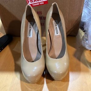 Platform Almond Toe Steve Madden Pumps